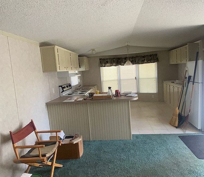 Image of 46 Willow Dr