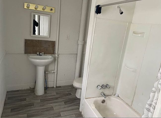 Photo of 136 Eastern Ave, Toledo, OH