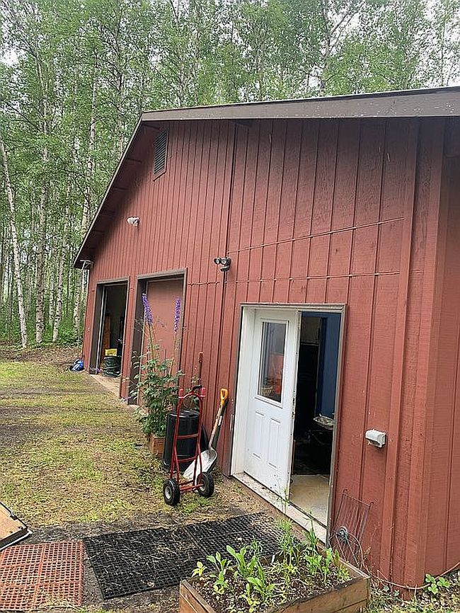 Photo of 1100 Gilmore Trl, Fairbanks, AK