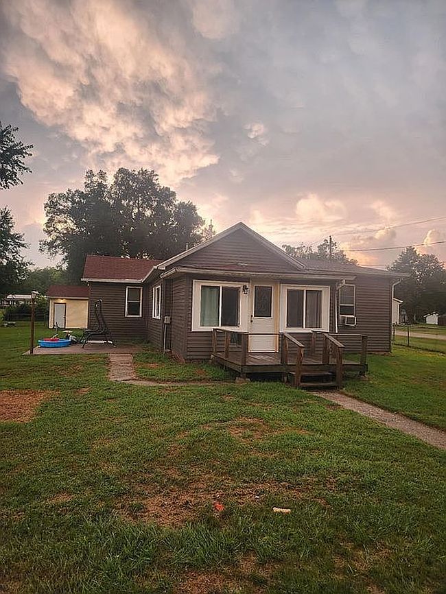 Photo of 315 N 6th St