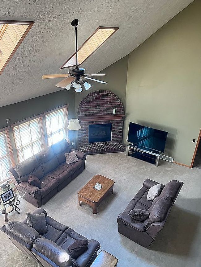Photo of 5905 S Park Dr, Lorain, OH