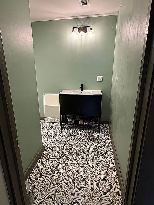 Image of 701 2nd Ave