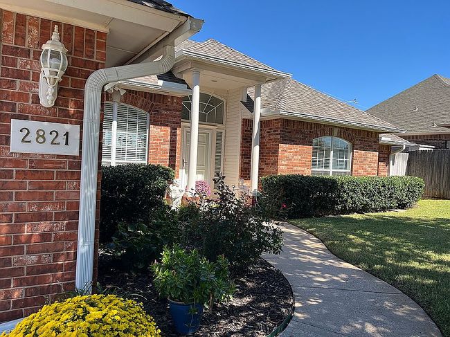 Additional photo 1 of property located at 2821 Edgewater Ct