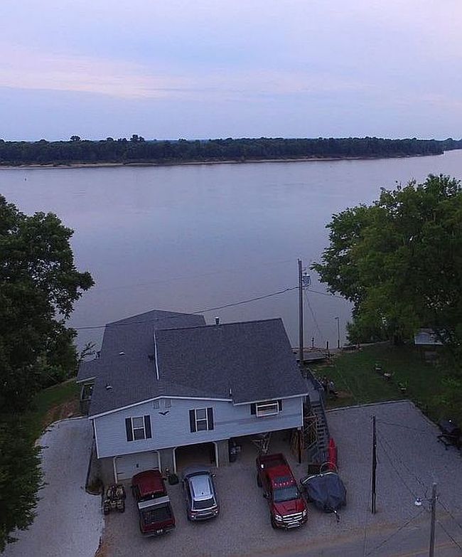 Photo of 8316 Roth Rd, Evansville, IN