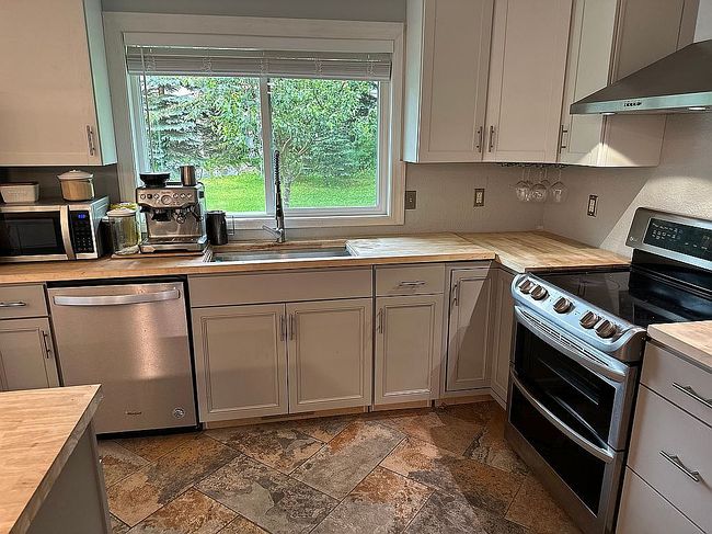 Photo of 9131 Jupiter Dr, Anchorage, AK