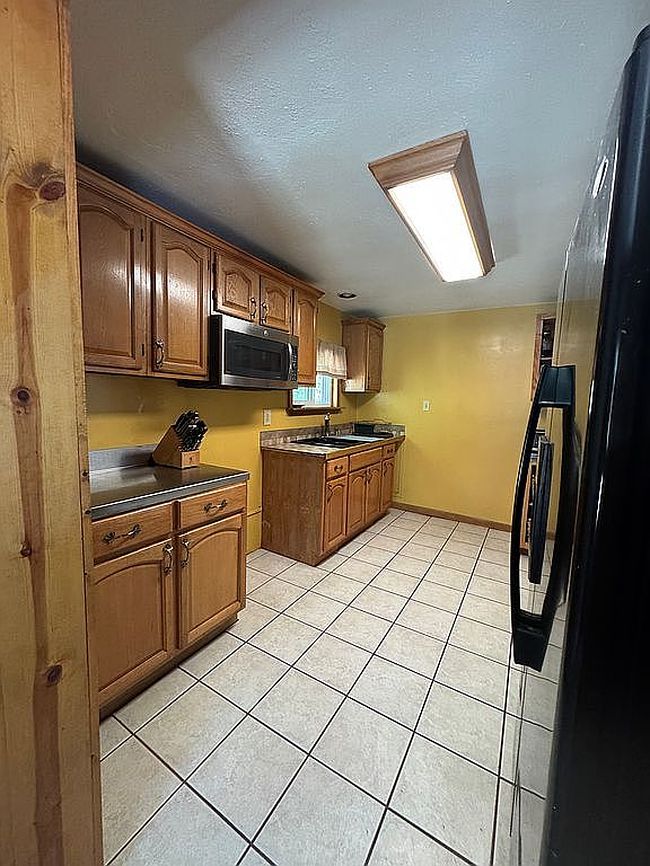 Photo of 240 Coal Valley Rd, Clairton, PA