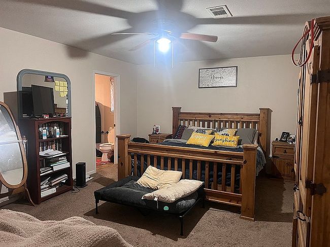 Image of 1104 Lakeview Dr