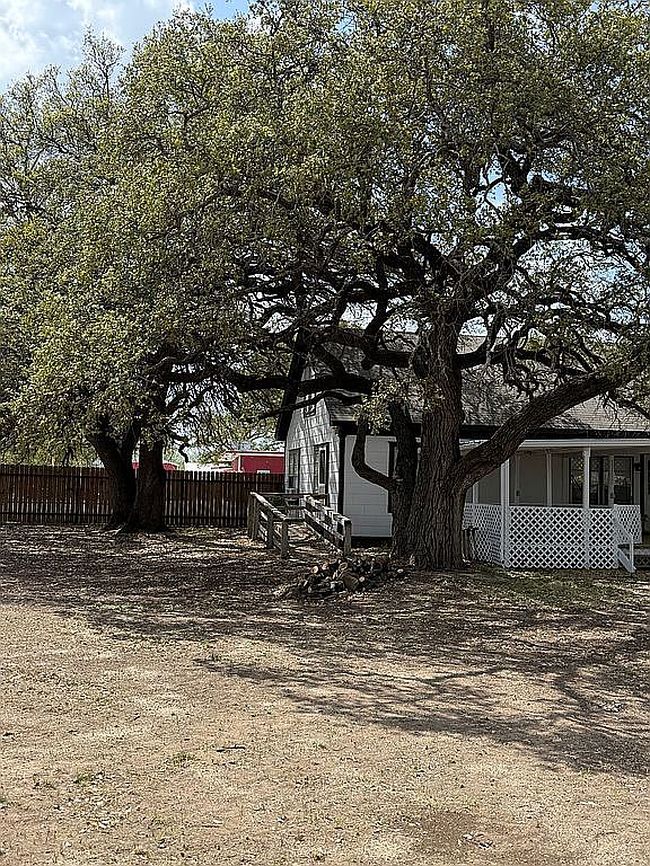 Photo of 206 N 4th St, Lometa, TX