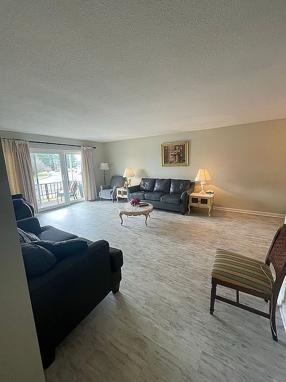 Additional photo 3 of property located at 202 University Pkwy Apt 4E