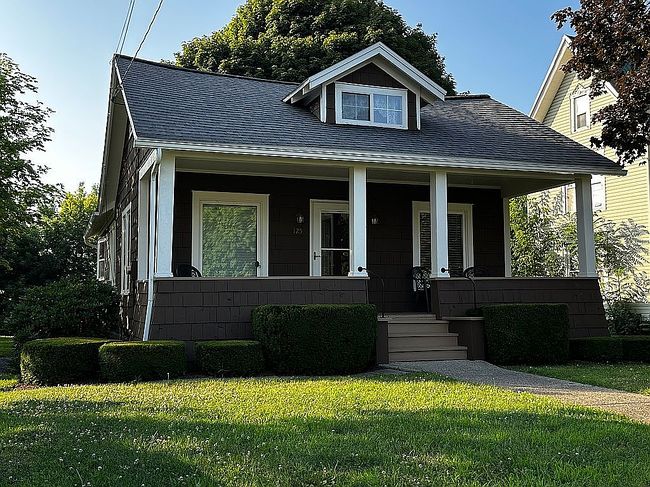 Photo of 125 W Main St