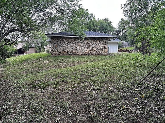 Photo of 8900 Valley Brook Cir, Woodway, TX