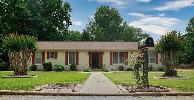 Image of 58 Woodmere Dr