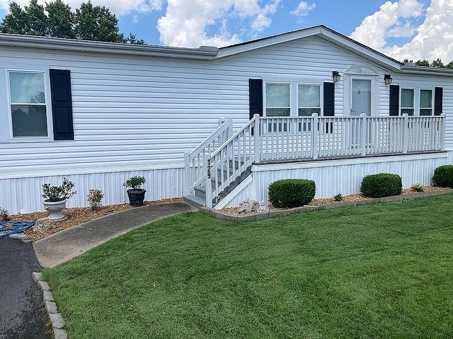 Photo of 129 Broken Arrow Dr, Paris, TN