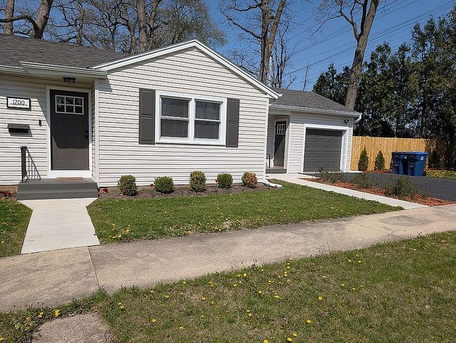 Photo of 1700 N Linden Ave, Waukegan, IL