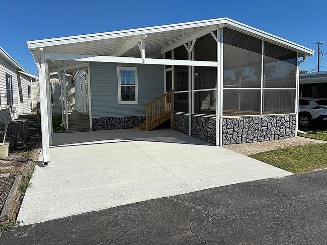 Photo of 329 Simpson Cir