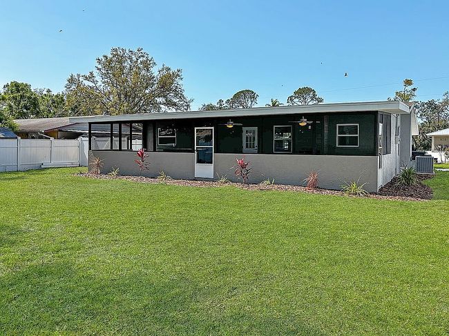 Image of 835 Searcy Ave