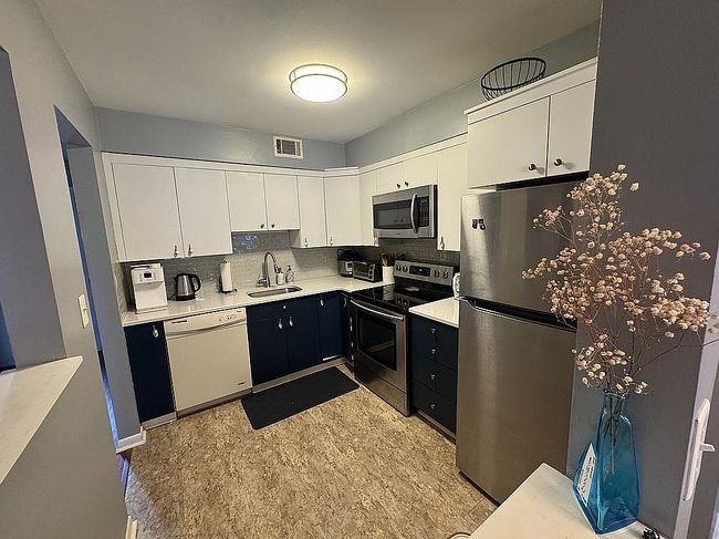 Image of 2551 W Village Dr