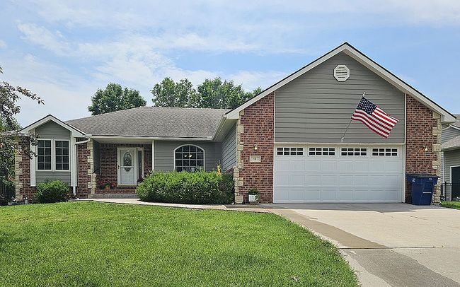 Image of 8 Kansas Ct
