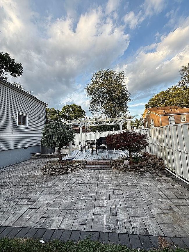 Photo of 33 Warren Dr, Parsippany, NJ