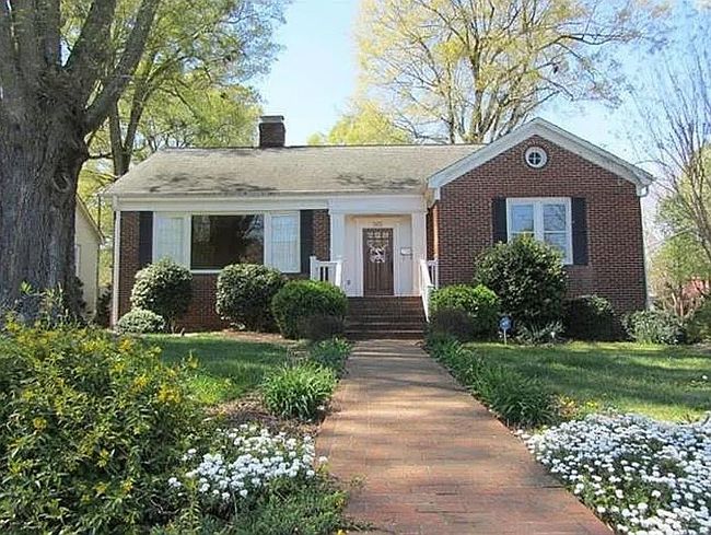 Photo of 565 7th St Nw, Hickory, NC