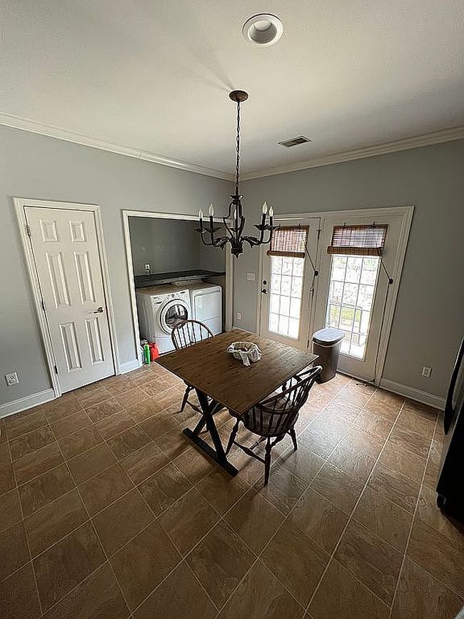 Image of 923 Spears Dr