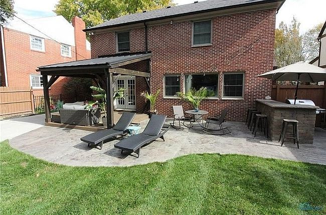 Photo of 2433 Densmore Dr, Toledo, OH