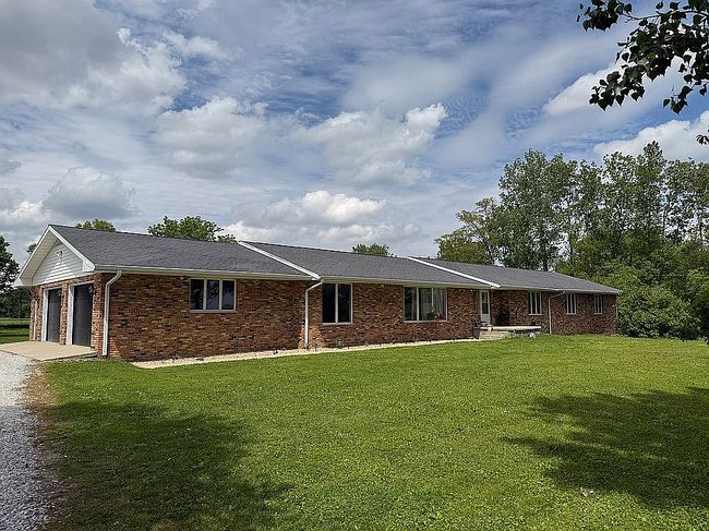Photo of 1060 W 406 S, Marion, IN