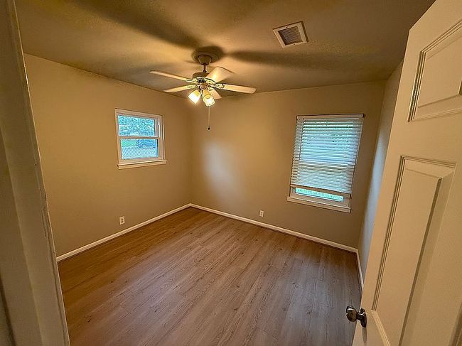Photo of 204 Chestnut St, Lake Jackson, TX