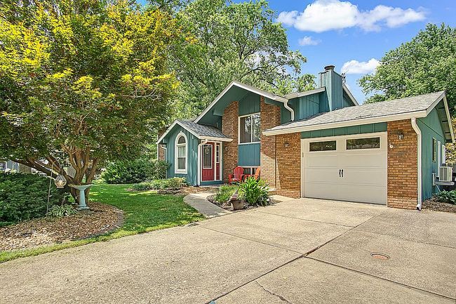Photo of 807 Amherst Pl