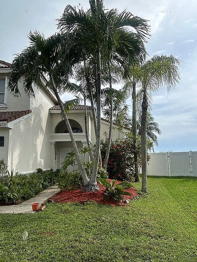 Photo of 18480 Nw 24th St, Pembroke Pines, FL