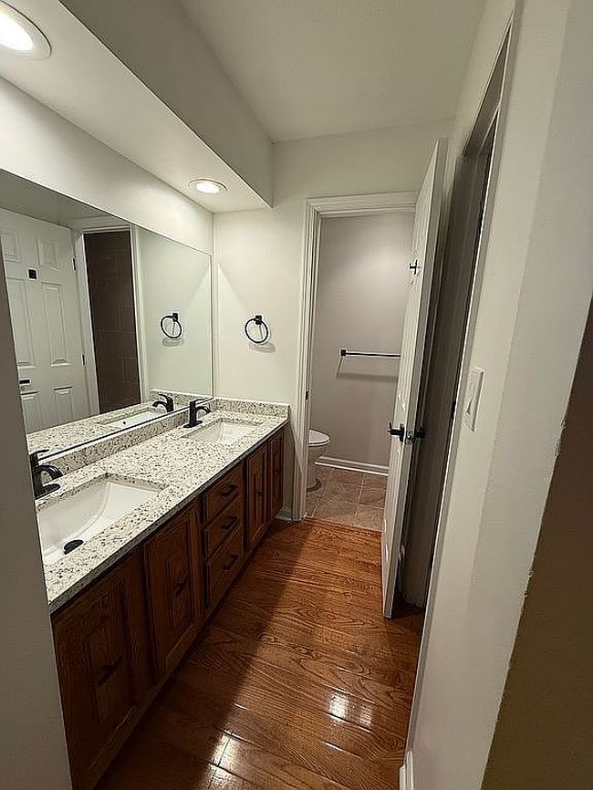 Image of 1090 Country Ct