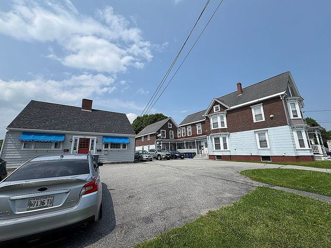 Photo of 583 Main St, Westbrook, ME