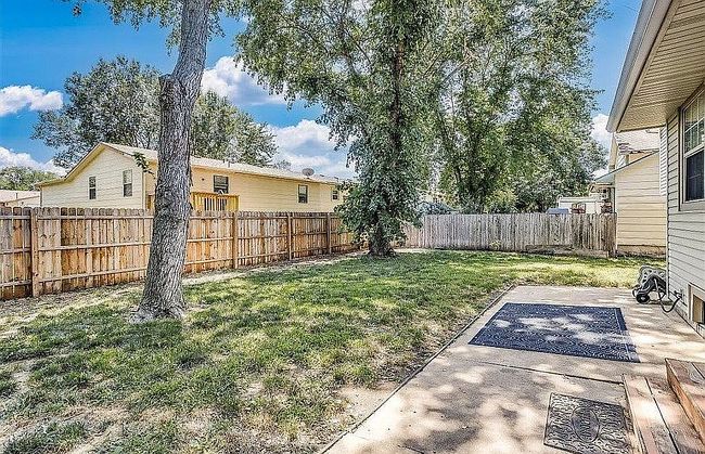 Photo of 229 W Village Lake Dr, Derby, KS