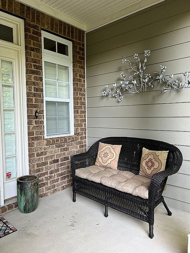 Photo of 5535 Mill Stone Dr, Ooltewah, TN
