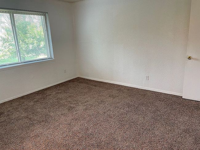 Photo of 1813 E Lindsey St Apt 4, Norman, OK