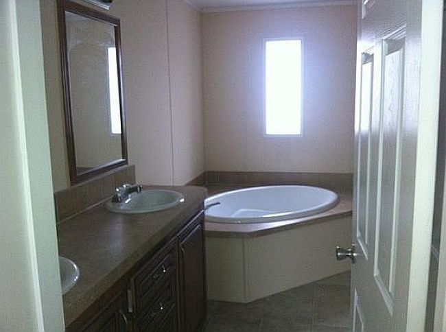 Photo of 1330 Autumn Dr, Tampa, FL