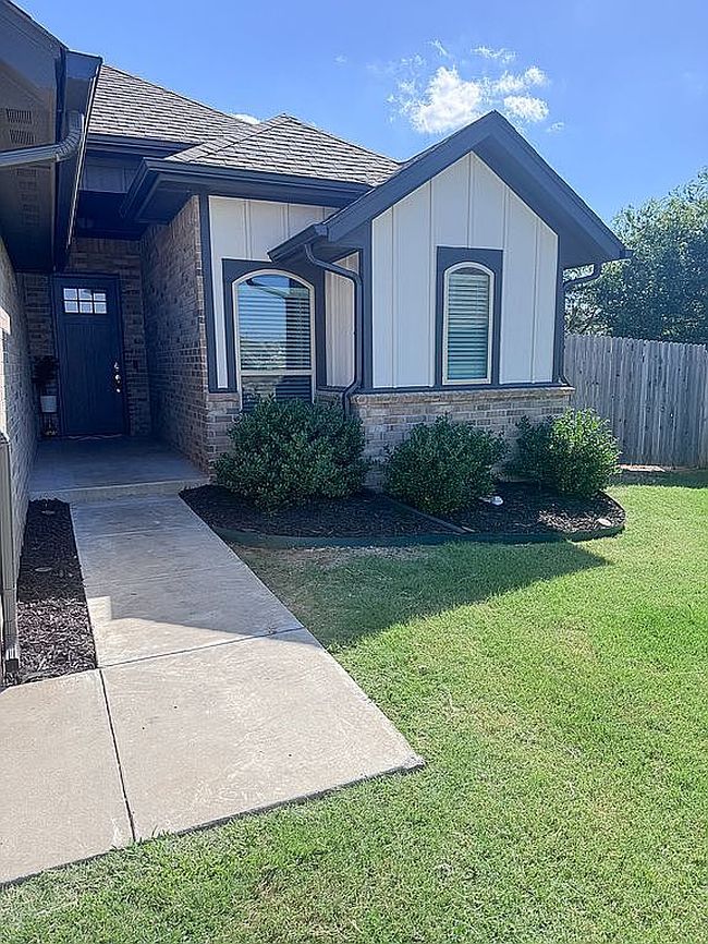 Additional photo 3 of property located at 1326 Pebble Pond Dr