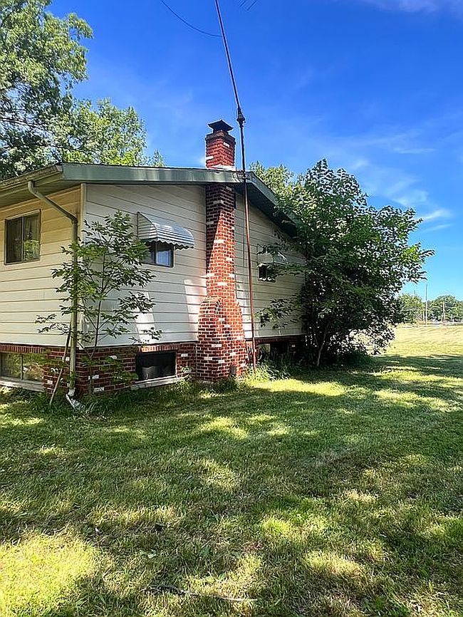 Photo of 9540 Root Rd, Columbia Station, OH