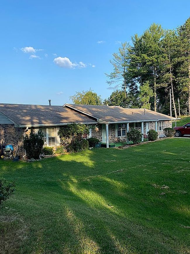 Photo of 601 Park Dr, Pennsboro, WV