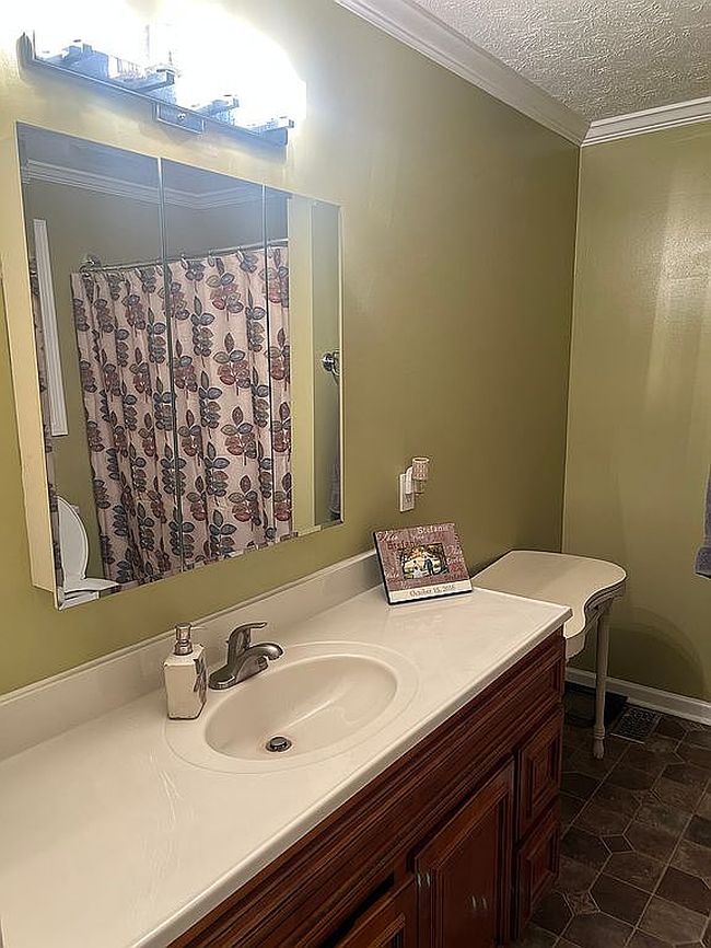 Photo of 186 Baxter Dr, New Tazewell, TN