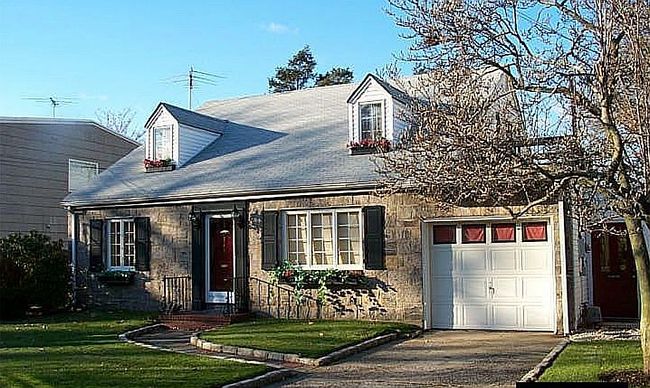 Photo of 928 Northfield Rd, Woodmere, NY