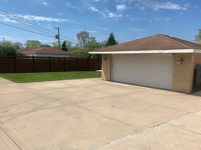 Image of 8654 N Oketo Ave