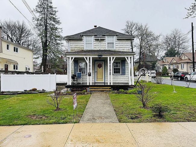 Image of 180 College Ave