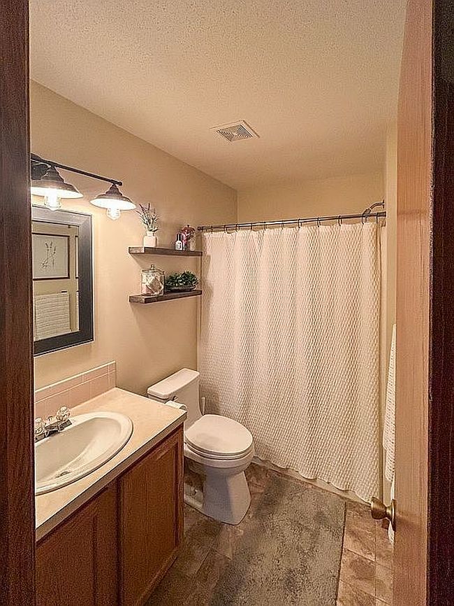 Additional photo 3 of property located at 324 Victoria Rd