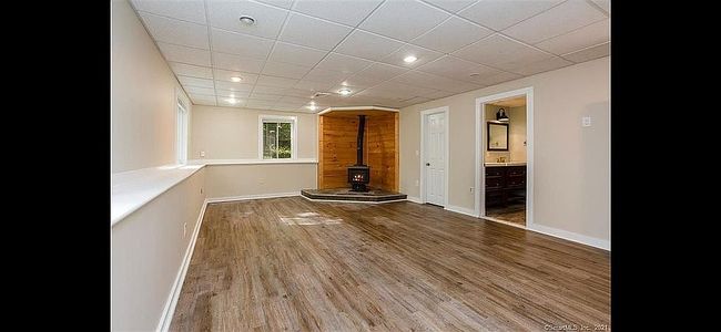 Photo of 1028 Moose Hill Rd, Guilford, CT