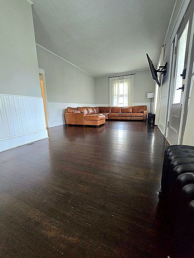 Photo of 407 College St, Marion, VA