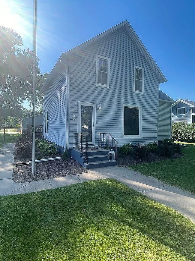 Photo of 320 B St