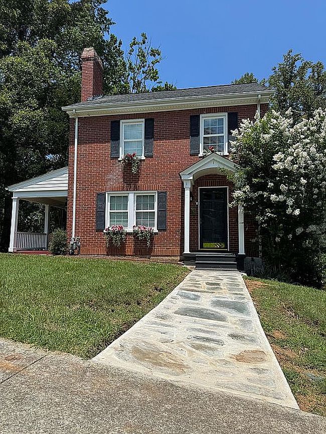 405 Riverside Dr, Lynchburg, VA