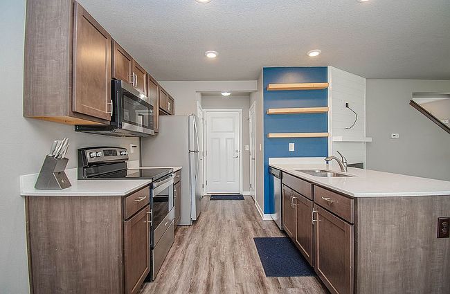 Image of 733 Ne Macey Way