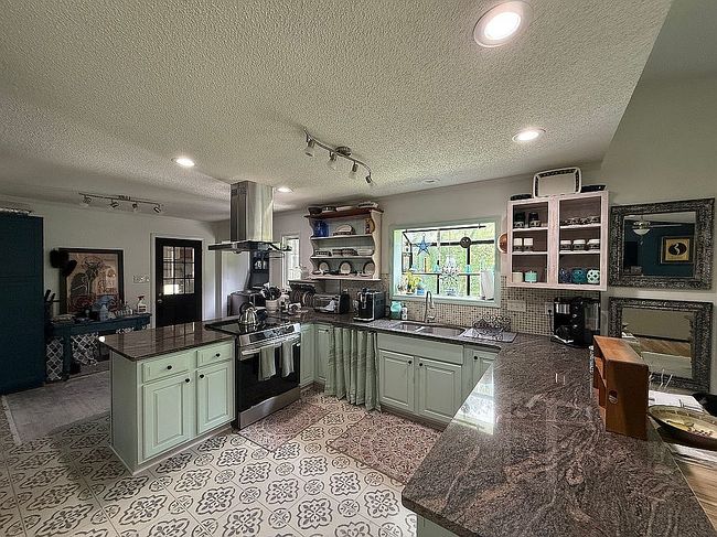 Photo of 5802 Jolly Roger Ct, New Bern, NC